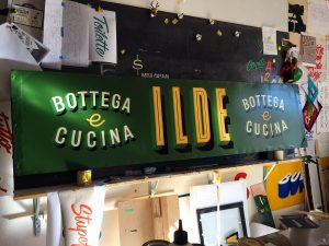 Insegna bottega ILDE Lodi dipinta a mano Insegna bottega ILDE Lodi dipinta a mano