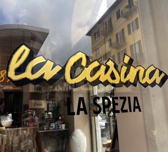 La Casina La Spezia - Vetrina dipinta a mano con foglia oro