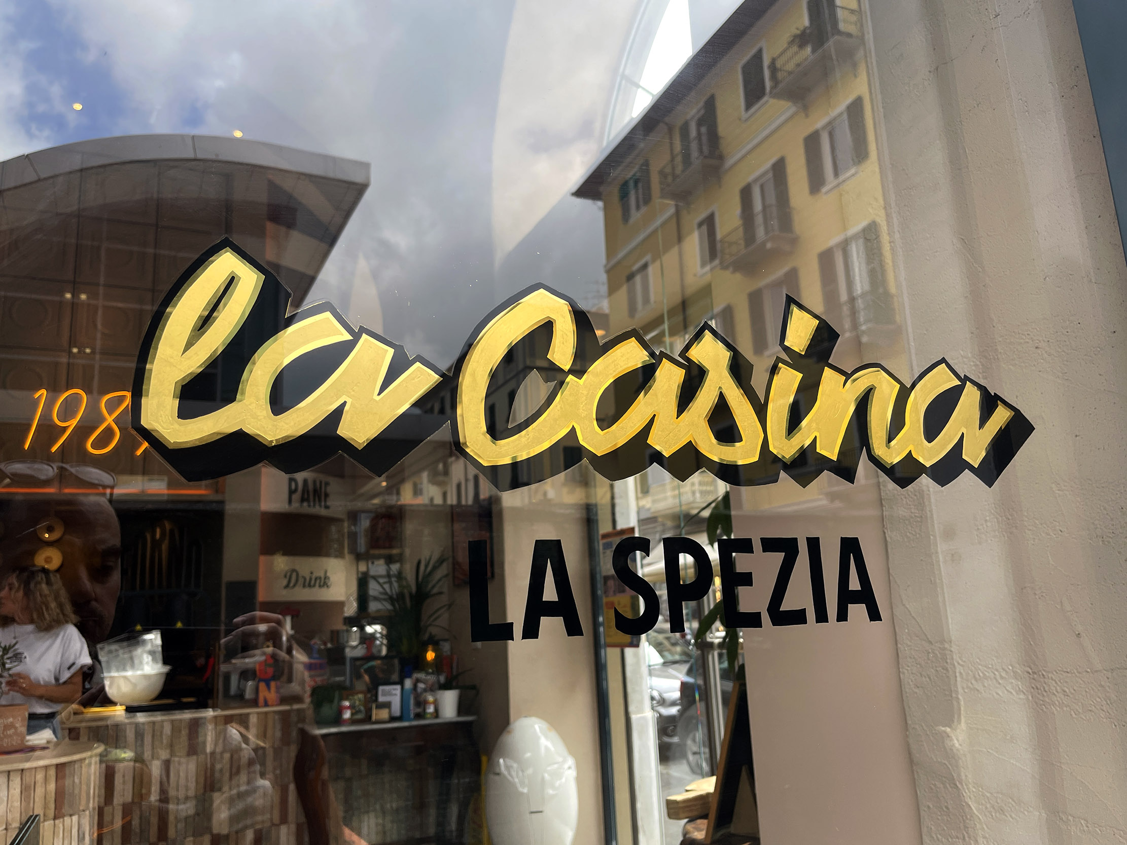 La Casina La Spezia - Vetrina dipinta a mano con foglia oro