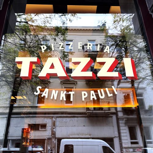Tazzi Pizza Amburgo - Handbemalte vitrine vintage letters Hamburg