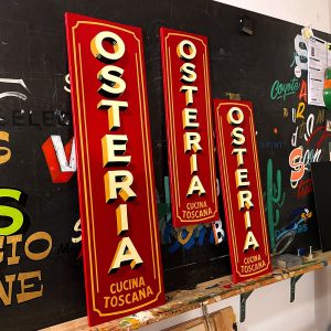 Insegna dipinta a mano su legno - Osteria cucina toscana Insegna dipinta a mano su legno - Osteria cucina toscana