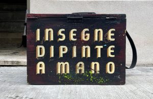 Insegne dipinte a mano - Valigia del pittore - Painter box Insegne dipinte a mano - Valigia del pittore - Painter box