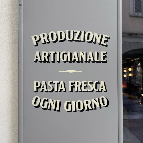 Insegna dipinta a mano pastificio Lago di Como - Signpainting Como Lake
