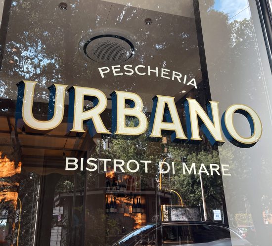 Urbano pescheria e bistrot di mare - Insegna dipinta a mano su vetro Roma